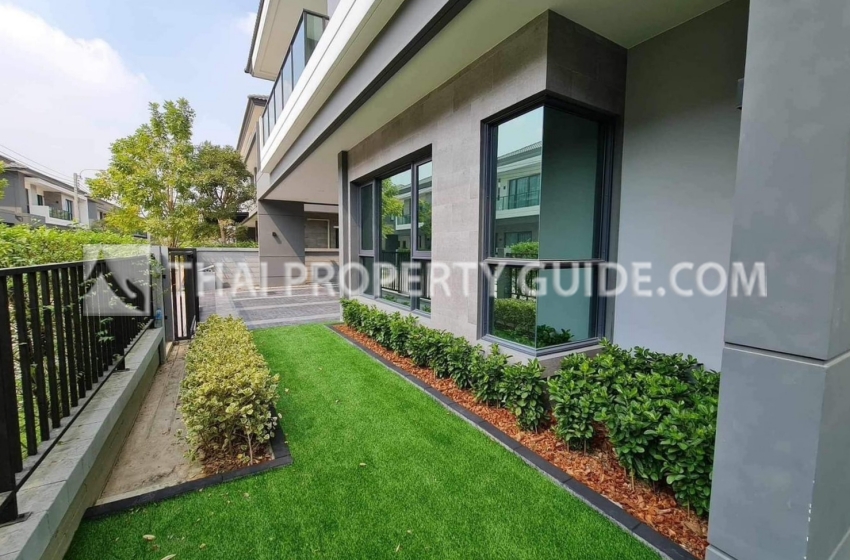 House with Shared Pool in Bangnatrad 